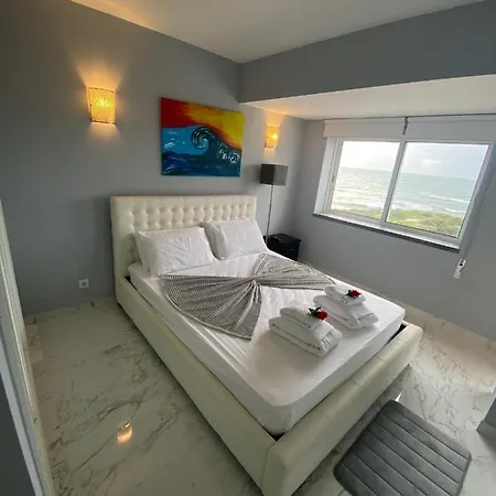 Sea Front Apartment *